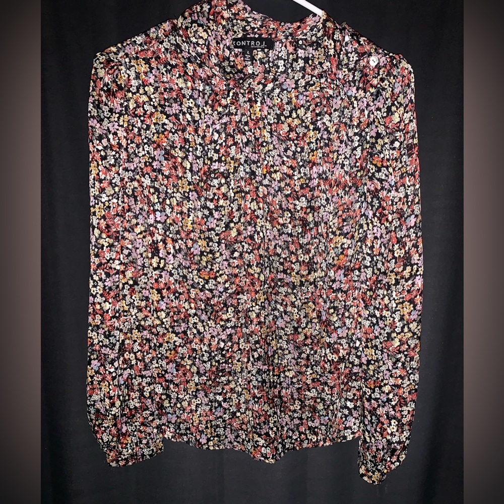 Flowy floral blouse